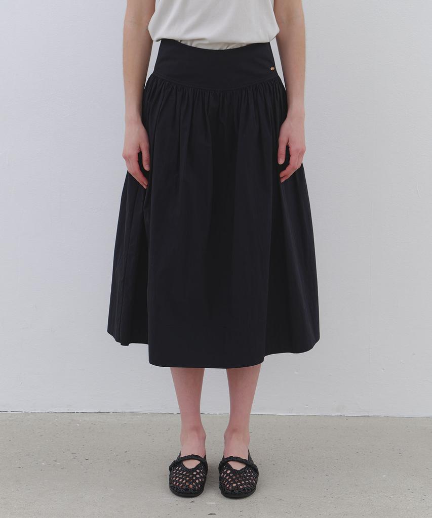 CLUNY Muse Shirring Flare Long Skirt - White