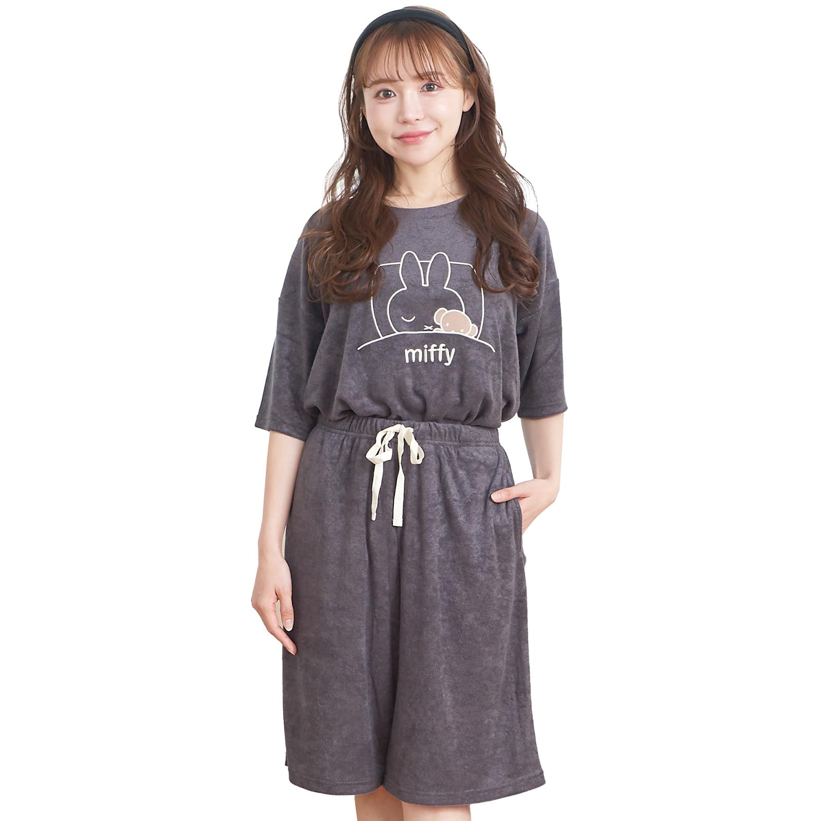 

Luanna Jena Miffy Loungewear Relaxing Time with Pajama Short Sleeves Length Good Night Soft Material Gray Sleeves x Length Good Night [Spend Miffy]