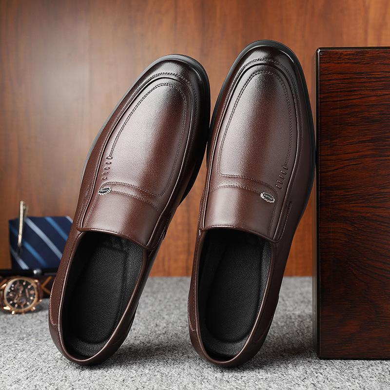 2025 Middle-aged Men's Leather Shoes Men's New Business Dress Men's Shoes Breathable Casual Dad Sandals