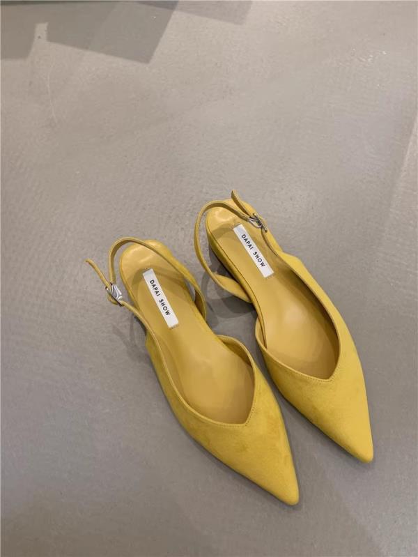 

Модные прозрачные каблуки Удобная обувь для женщин Бежевые босоножки на каблуке 2025 Лето Черные с закрытым острым носком Девушки Высокая мода Ретро Весна Новинка Ру 36