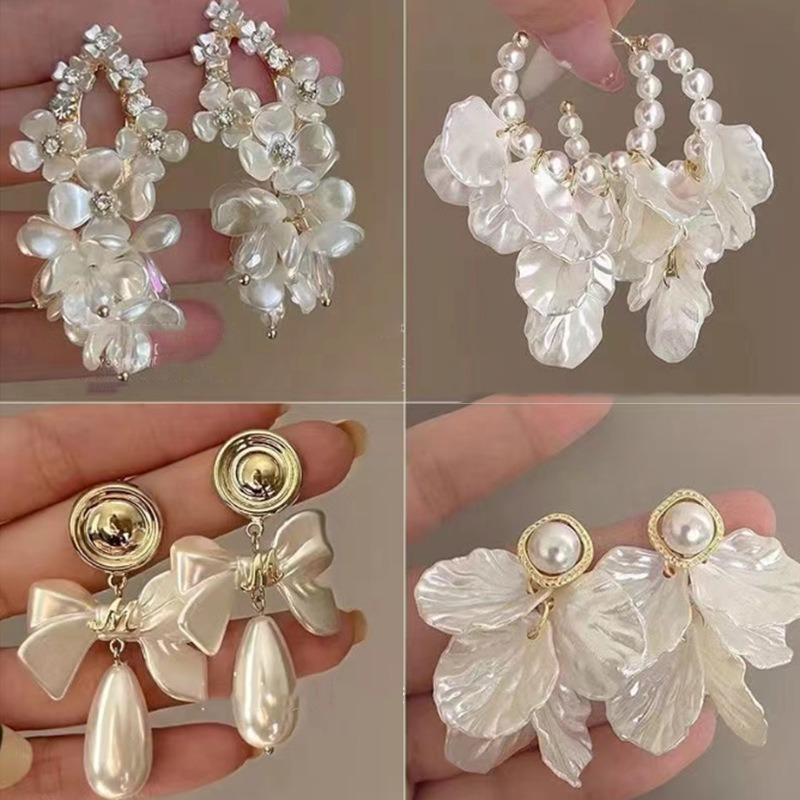 Silver Needle High-end Flower Tassel Pearl Stud Earrings French New Fashion Versatile Earrings Light Luxury High-end Earrings