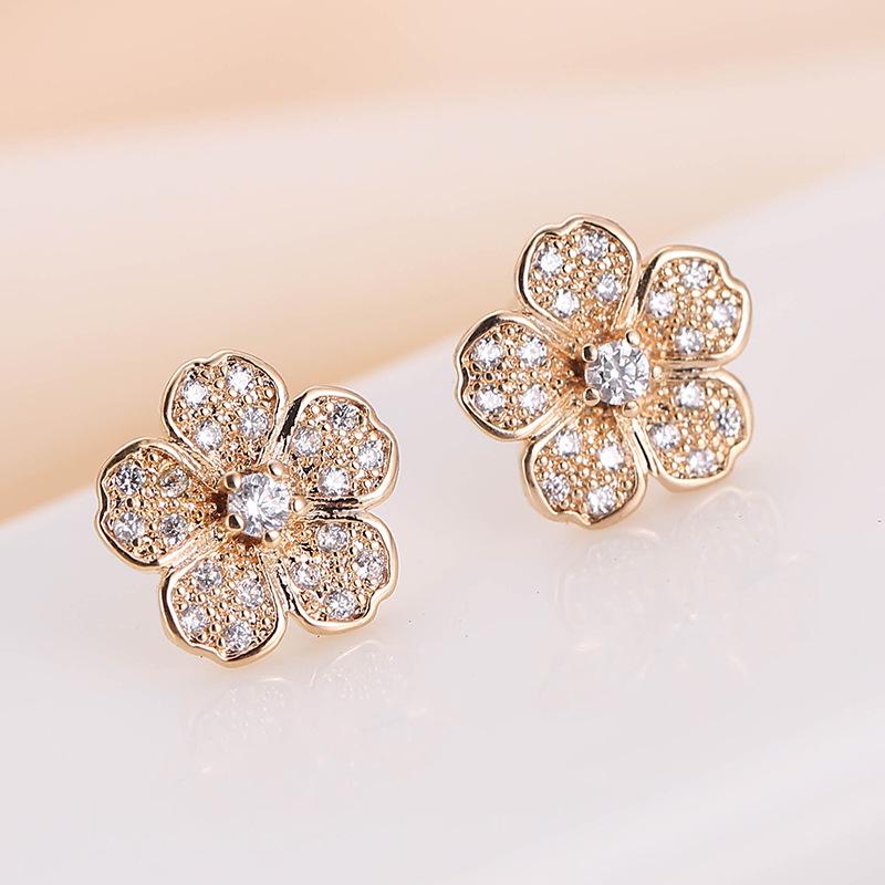 Five-Petal Flower Rhinestone Stud Earrings: Elegant Copper Needle Ornaments for Women