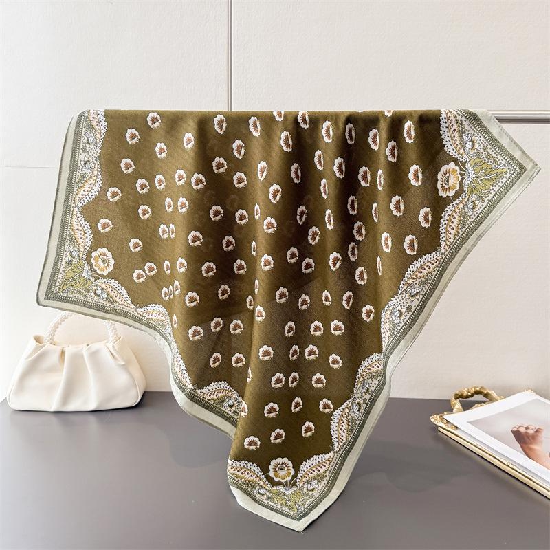 Trendy Print Square Scarf For Women Cotton Velvet Neck Scarf Shawl Warp Elegant Neckerchief Bandanas Ladies Hijab