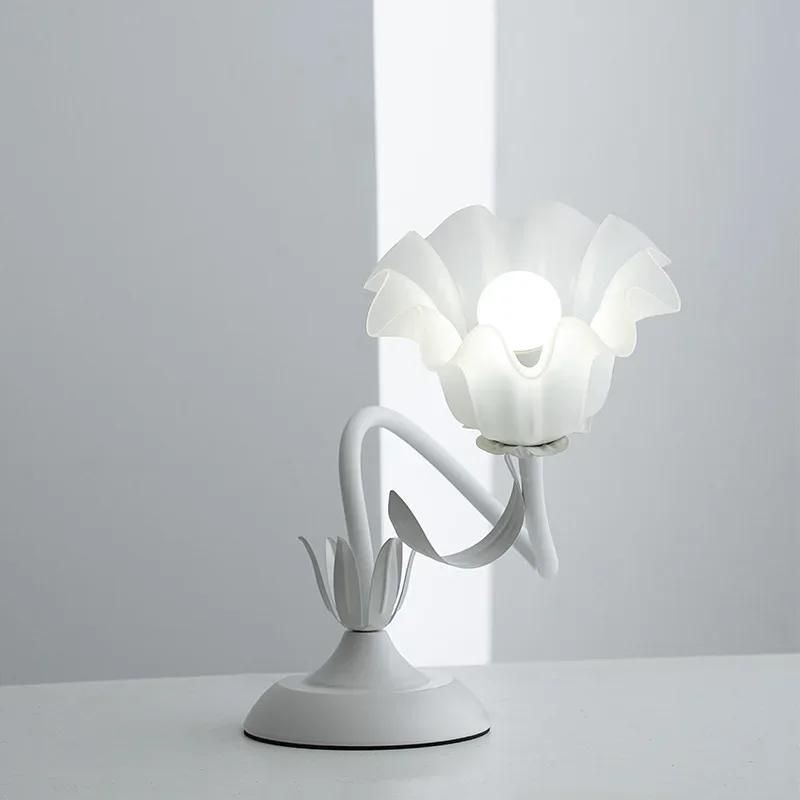 DurableBedside Night Light Explosion Pastoral Flower Romantic Bedroom Princess Room Desk Decoration Atmosphere 5W Three-color Li