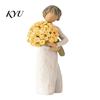 Resin Flower Girl Statue Holding Bouquet Figurine, Faceless Lady Statue, Romantic Desktop Ornament for Hand Carved Portrait Sculpture Living