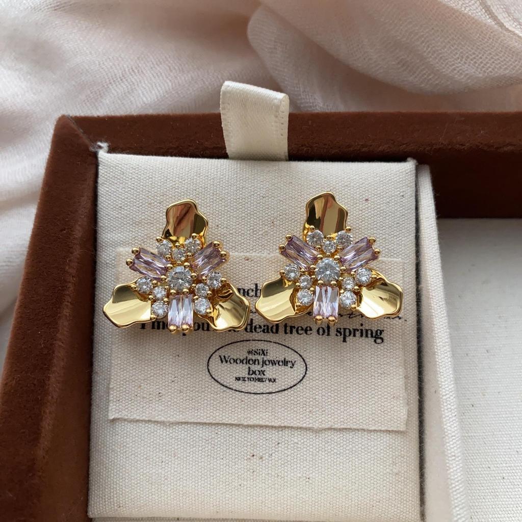 Autumn And Winter Metal Petal Zircon Stud Earrings Temperament Advanced Sense Simple Light Luxury French Earrings Women