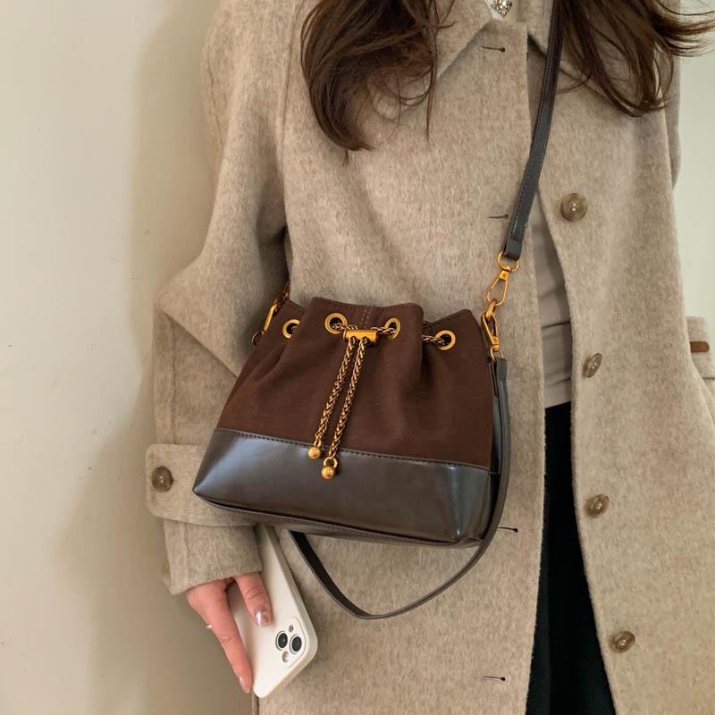 Frosted retro small bag women's autumn and winter 2025 new trendy messenger bag this year popular shoulder underarm bag bucket bag