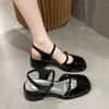 Baotou Sandalen Xia Xianfeng Jahr sanftes Lackleder Student Französischer dicker Absatz Mary Jane Einzelne Schuhe