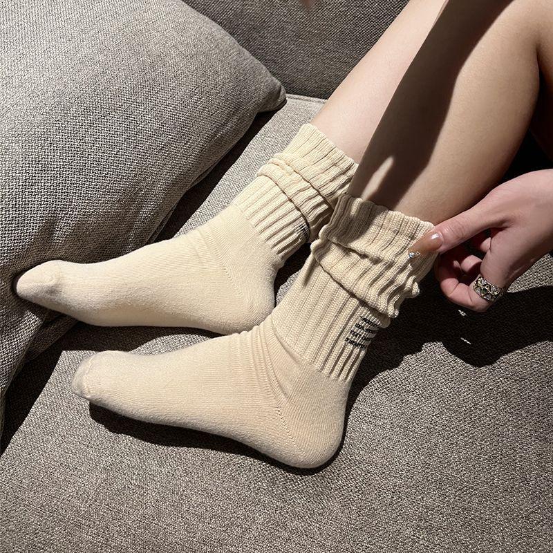 Socks Woman Autumn and Winter Thick Letter Print Middle Tube Unisex Knit Sport White Socks for Women