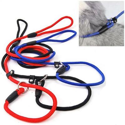 Guinzaglio da addestramento in corda di nylon per cani da compagnia. Collare di trazione regolabile