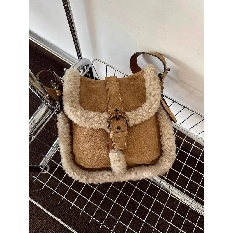 Autumn and winter imitation lamb woolen bag female Korean version of the retro style small bag suede one-shoulder messenger bag