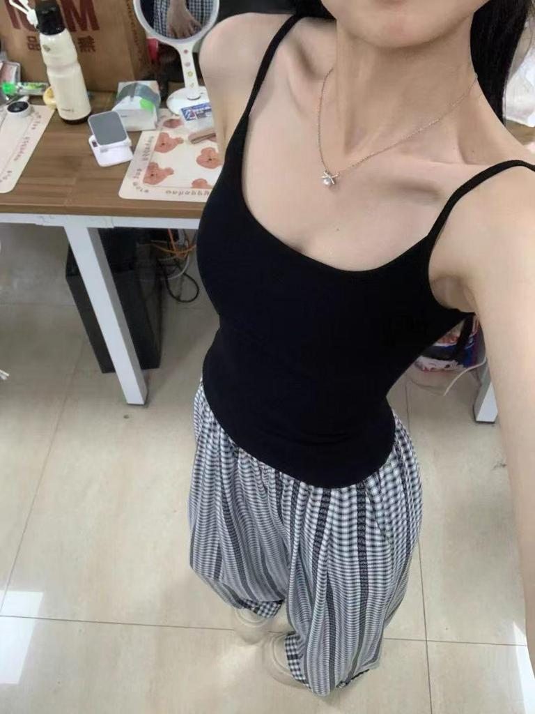 Chic U-Neck Padded Spaghetti Strap Velvet Winter Tank Top