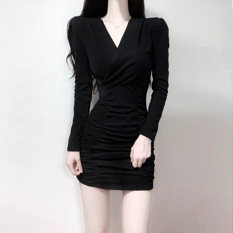 Royal Sister Style Black V-Neck Slim-fit Short Dress for Autumn/Winter
