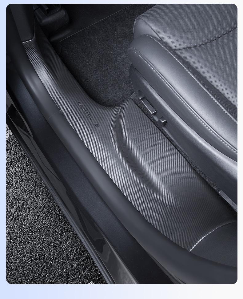 Tesla Model YL Accessories: Updated 6-Seater Door Sill Strips, Center Console Anti-Kick Panels, and Front/Rear Seat Protectors.