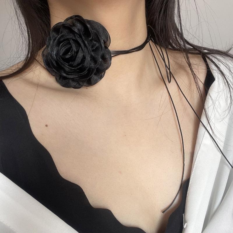 Yarn-Flower Choker Chain Delicate Neck Chain Classic Romantic Flower Necklaces Women Jewelry Flower Collar Necklace Gift