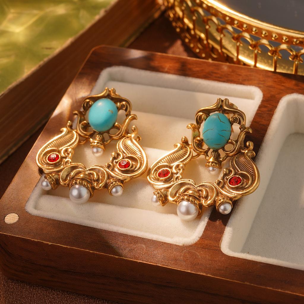 Medieval vintage Russian gold earrings turquoise temperament retro niche silver needle French stud earrings tiger eye ears