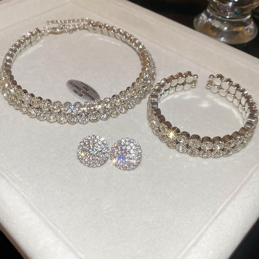 Diamond-encrusted round double-layer necklace, bracelet, stud earrings, court temperament, versatile jewelry set, decoration