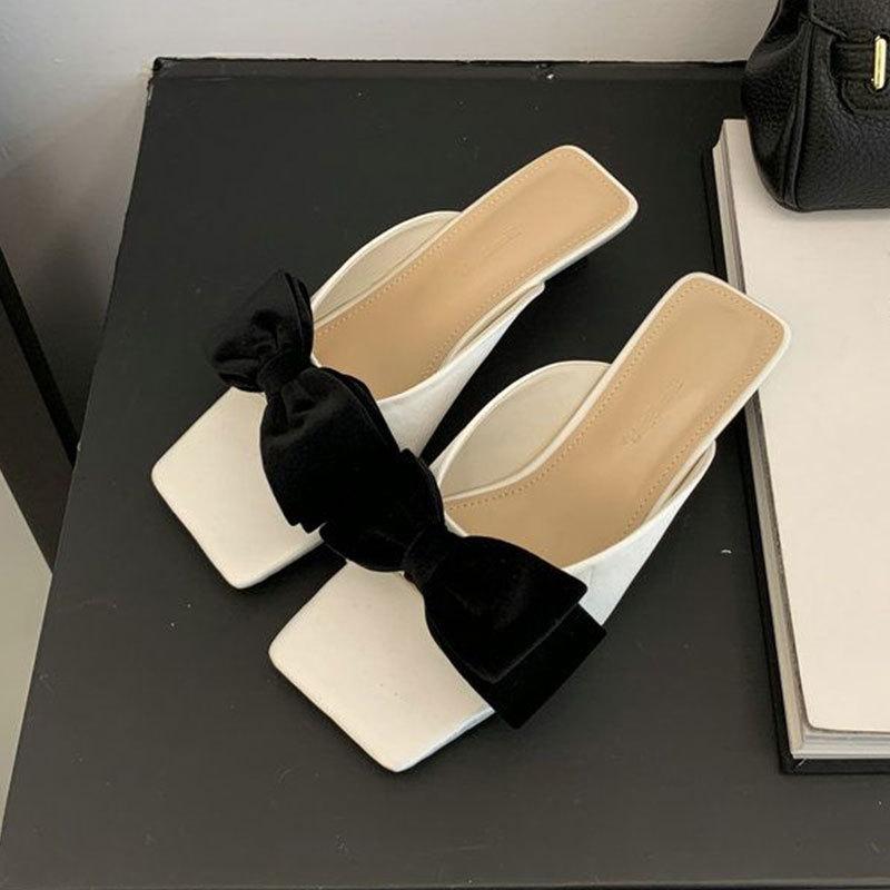 French silver bow square head small heel cool slippers women's outer wear 2025 summer new middle heel one-word slippers