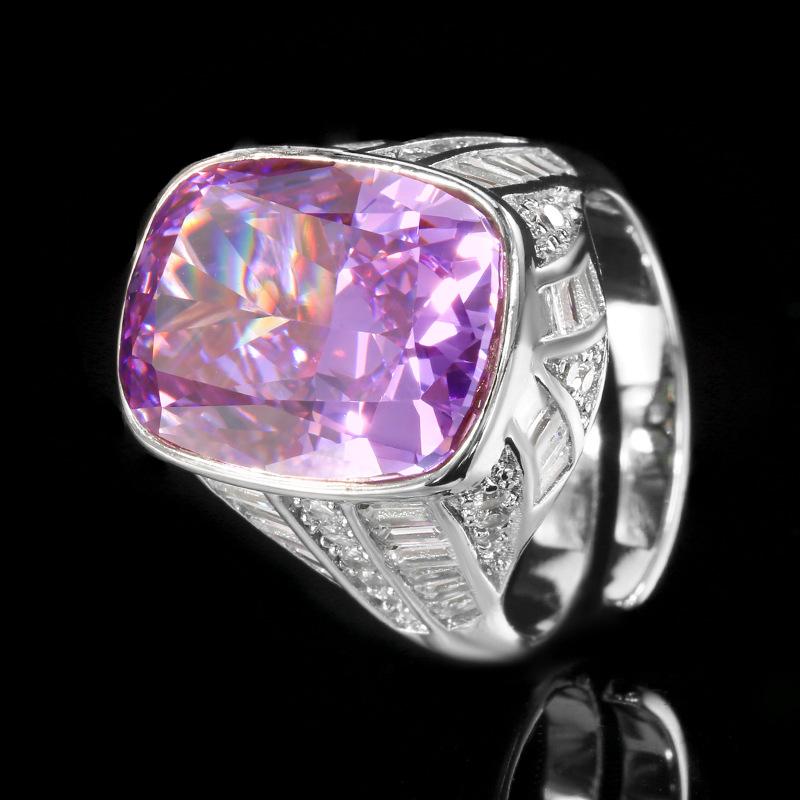 

Ювелирные изделия Медное основание с золотым покрытием Высокоуглеродистый бриллиант Ледяной цветок Квадратный бриллиант Медная закрепка Темпераментное ретро кольцо Женское 12 * 16