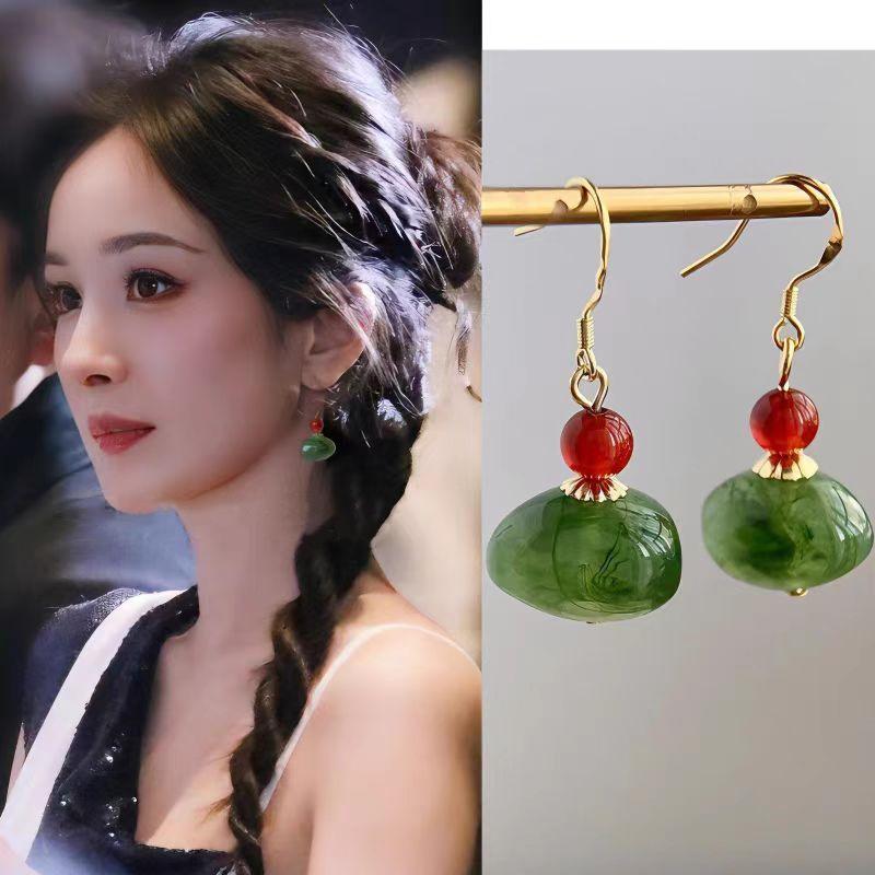 2024 Yang Mi Inspired Chinese Retro Green Ear Hook Earrings - Elegant & Versatile Design for Women