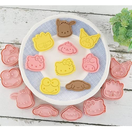 Set of 8 YAYAMIYA Cookie Cutter, DIY Biscuit Baking Tools, Press-Type, Perfect for Baking, Kitchen, Kids, Prizes, Lunch Boxes, and More. Popular As a