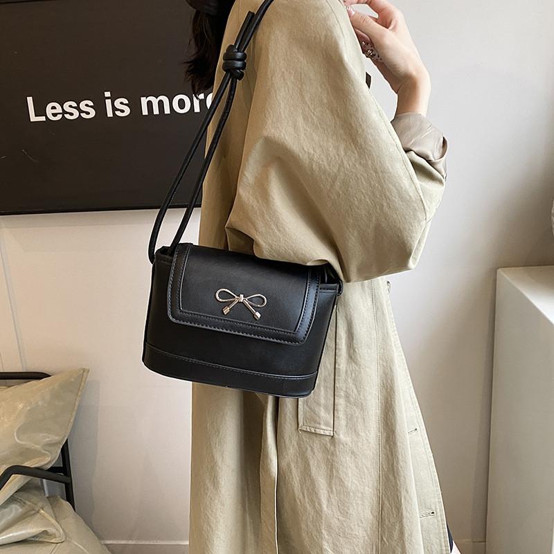 Stylish Urban Chic Single Shoulder Crossbody Bag For Women Featuring Fashionable Bow Design