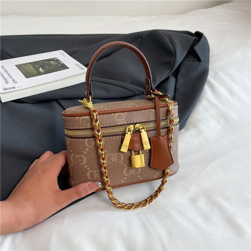 New Fashion Niche Design Contrasting Color Cosmetic Bag Portable Shoulder Crossbody Trendy Women's Bag