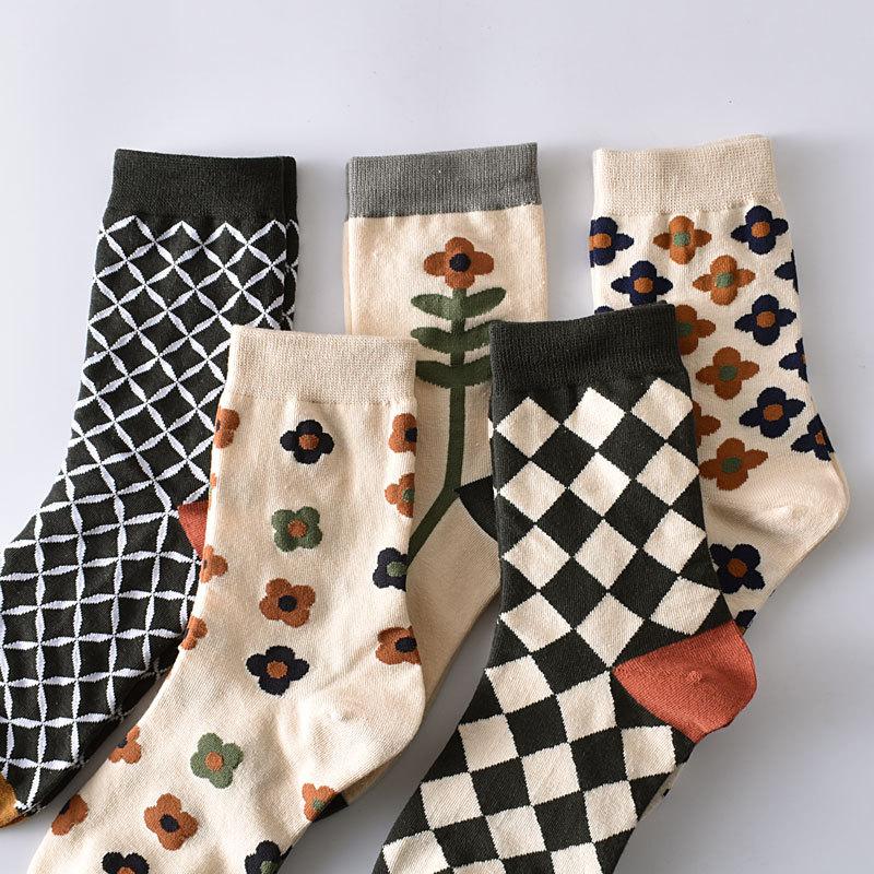 5 Paare/ Los Traumähnliche Damen Socken Harajuku Retro Stickerei Frühling 3D Strickerei Blumen Geprägter Druck Lolita Weihnachtsgeschenk