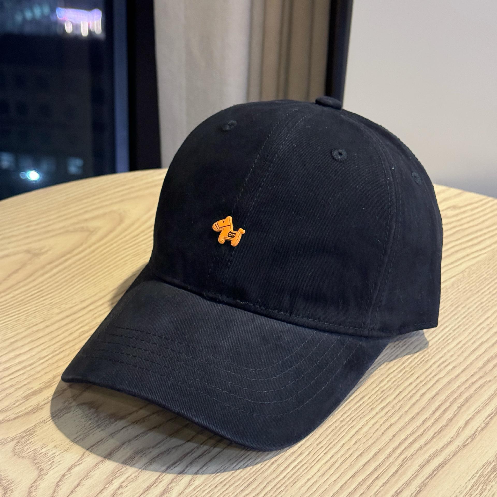 

2026New soft-top baseball cap for women, spring sun protection, wide brim, makes the face look smaller, suitable for large head sizes Adult54-60Adjustable чёрный