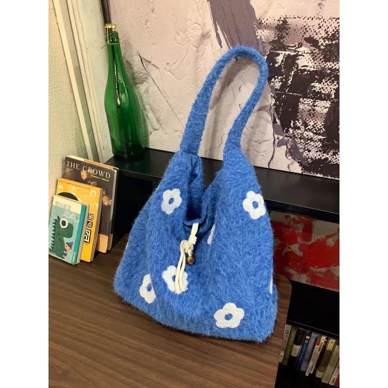 Embroidered Shoulder Bag, New Sweet and Artistic Bohemian Tote Bag