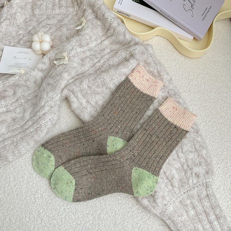 Women's Thickened Velvet Dot Yarn Cashmere Socks - Warm Mid-Tube Pile Style for Autumn and Winter.