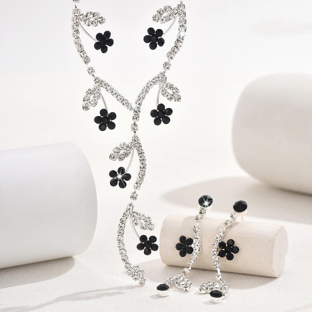 3pcs Sexy and Elegant Flower Pendant Women's Necklace Earring Set Niche Design Birthday Party Wedding Banquet Dress Accessories