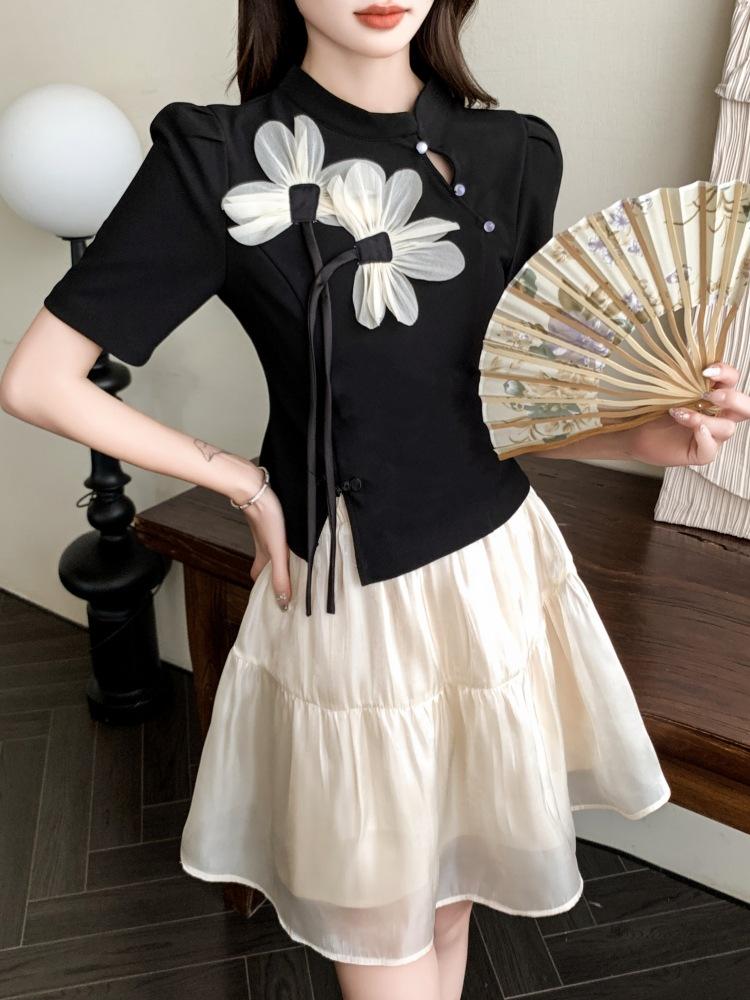 

Spring/Summer Chinese Floral Two-Piece Set: Frog Button Top & Tulle Skirt L