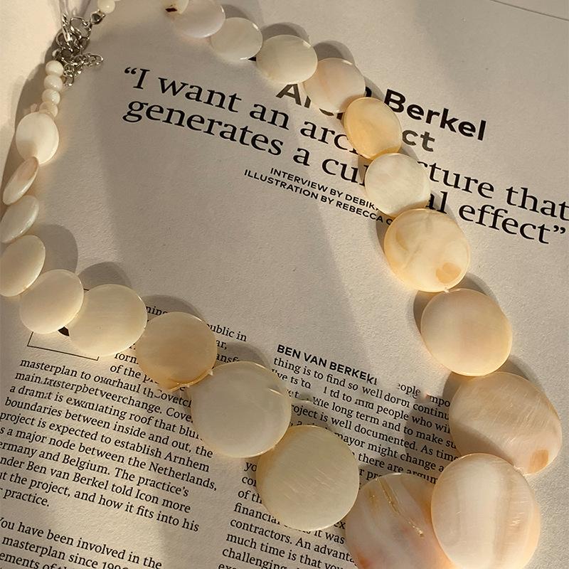 Retro runt skalhalsband, stil för semester vid havet, enkelt och mångsidigt halsband med temperament, halsband med avancerad känsla