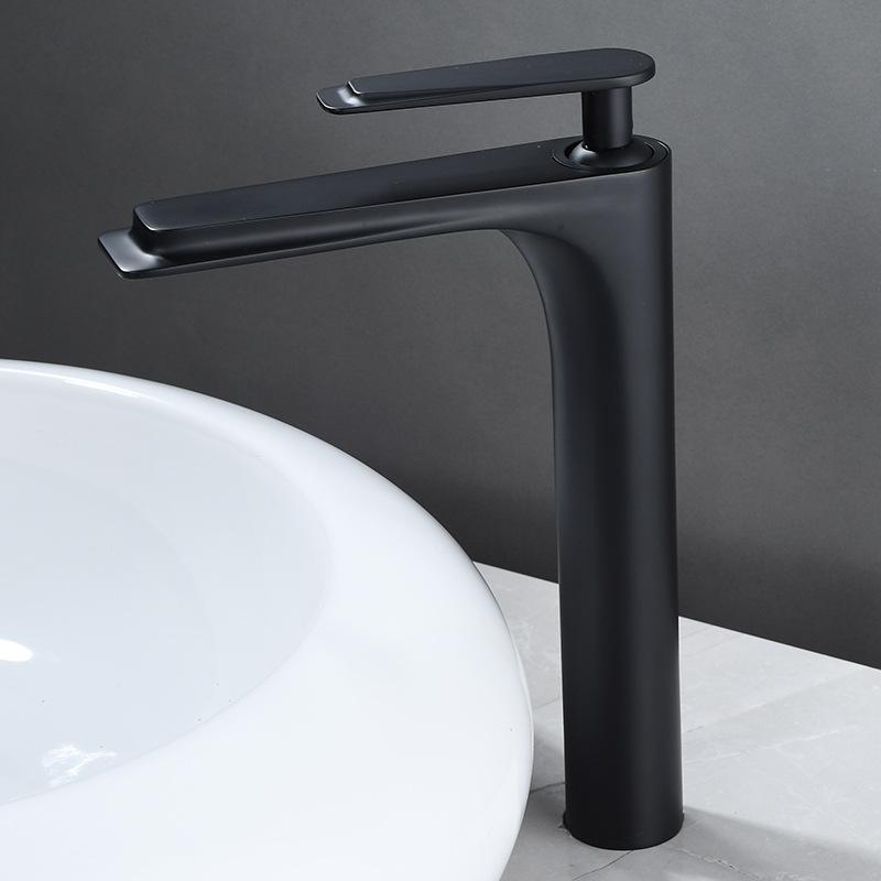 Northern Europe Basin Faucet Hot Cold Mixers Taps Deck Mount Bathroom Sink Basin Faucets Single Handle White Black Gold