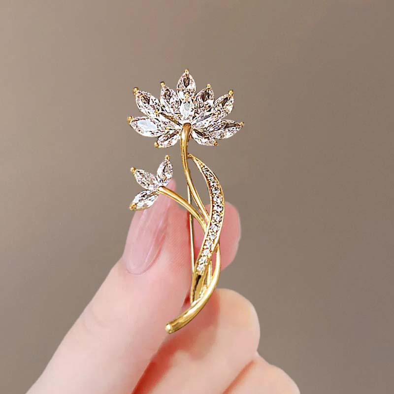 Elegant Pearl Brooch - High-End Minimalist Clothing Accessory
