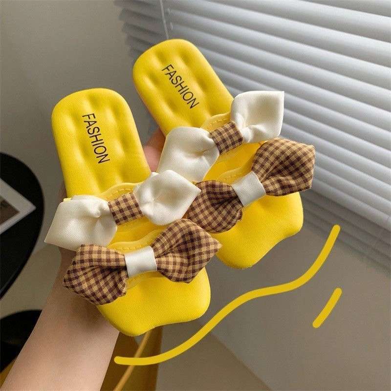 Girls slippers summer indoor and outdoor sandals baby little girl foreign style Korean version soft sole non-slip classmate children princess