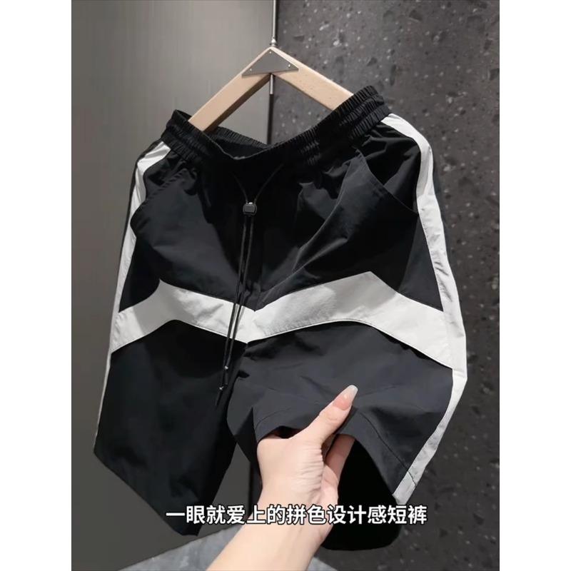 

Men s Trendy Elastic Waist Contrast Shorts Geometric Design Black White Comfortable Casual Summer M чорний