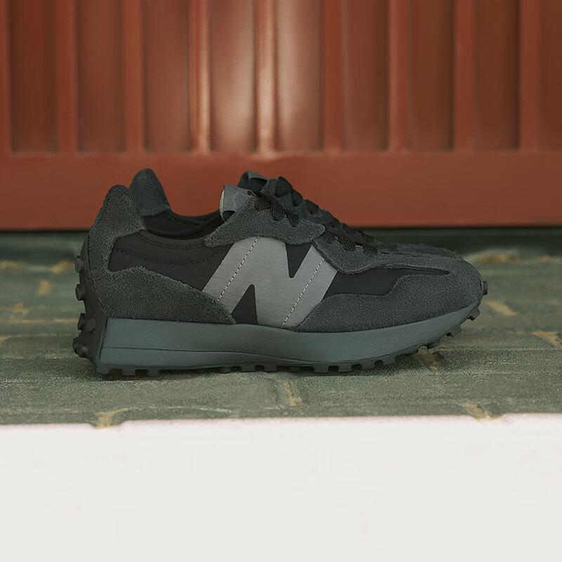 New Balance 327 Series U327WCD Sneakers