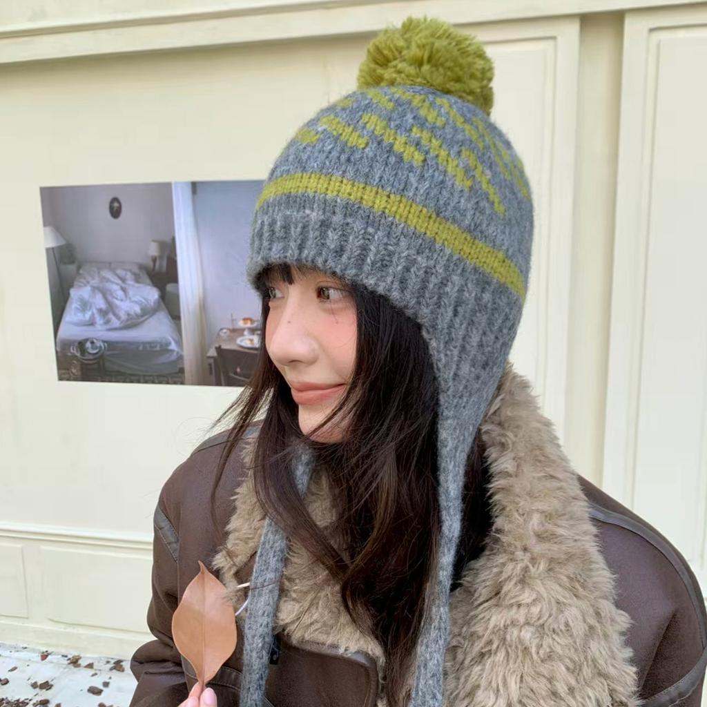 Red Hairball Knitted Ear Protection Hat Women's Season Shows a Small Face Wool Hat Big Head Circumference Warm Bag Head Hat