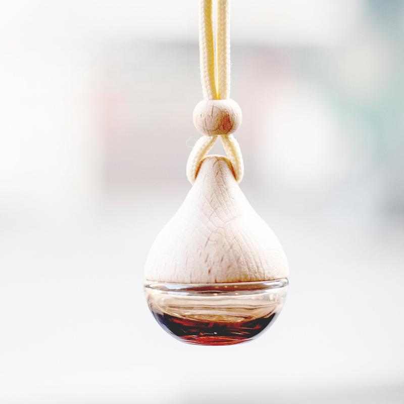 "One Piece Ornamental Car Perfume Bottle, Air Freshener, Auto Aromatherapy Essential Oil for Interiors"