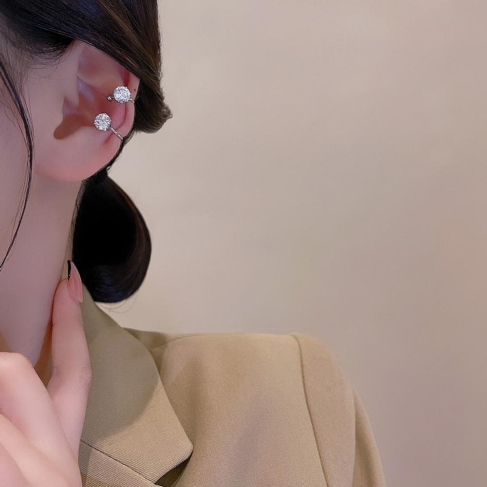 Fashion Personality Sparkling Rhinestone No Ear Piercings Clip Earrings for Women Luxury Simple Fake Piercing Ear Cuff Jewelry
