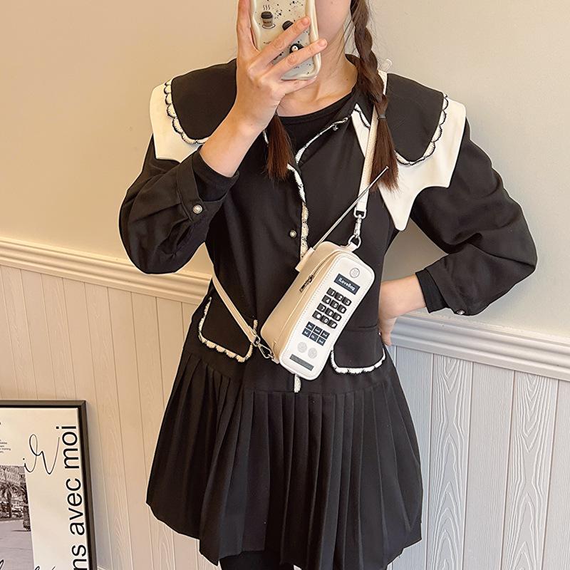 Personalized phone three-dimensional small bag 2025 new forest soft girl fashion trend women's shoulder chain small square bag