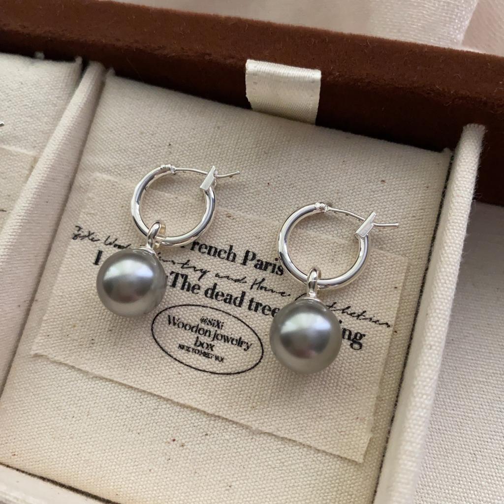 French pearl earrings women's new popular fashionable and unique earrings, high-end light luxury niche earrings