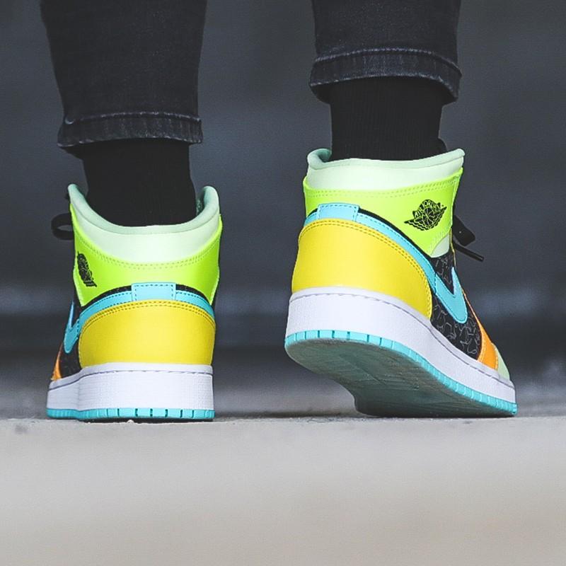 Jordan 1 Mid SE Aurora Green GS BQ6931-037