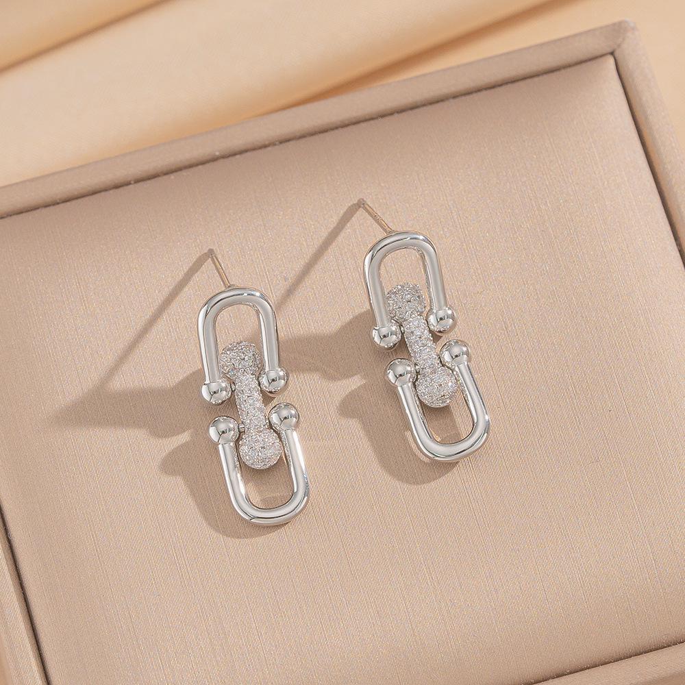 18K Gold Zircon Horseshoe Pig Nose Pendant - Trendy Luxury Design