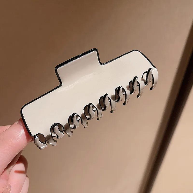 Chic Elegant Black White Acetate Geometric Hair Claws for Women Poluplar Crab Shark Catches Acrylic Clips Korean Accessories