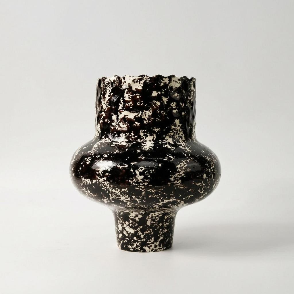 Flower Vase Resin with Wavy edge Decorative Vessel for Homeowners, Decorators, Living Room,