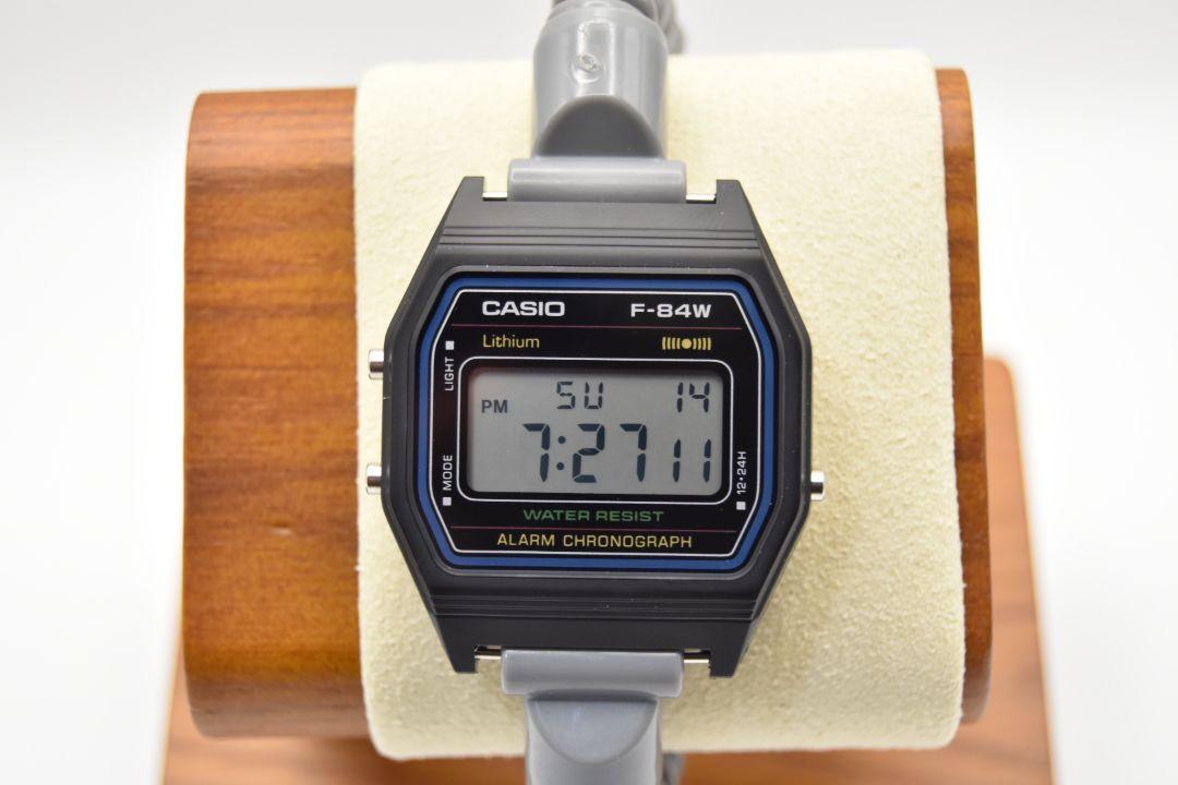 

[Б/У] CASIO F-84W Часы для сауны, которые носил Танака Шен