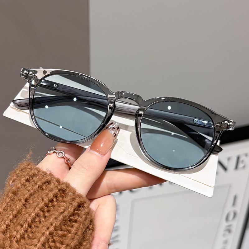 Fashion Round Fra1me Sunglasses Women's Men's Retro Sunshade UV Sun Glasses Wood-grain Temples Trend Outdoor Travel Eyewear